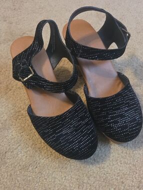 Universal Thread Black Sparkle Slingback Clogs